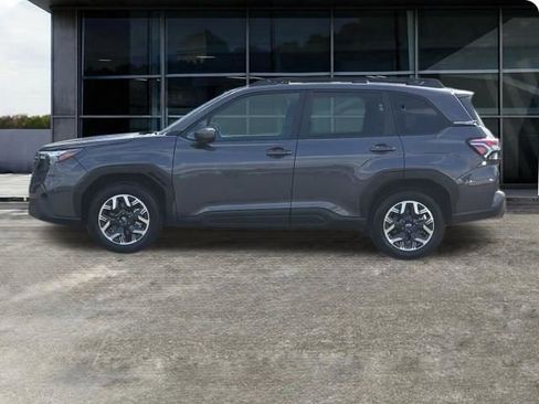 Certified 2025 Subaru Forester Premium image 7