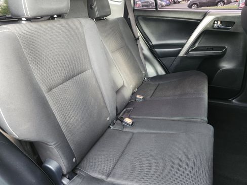 Used 2018 Toyota RAV4 XLE w/ Plus Extra Value Package AWD/4WD image 18
