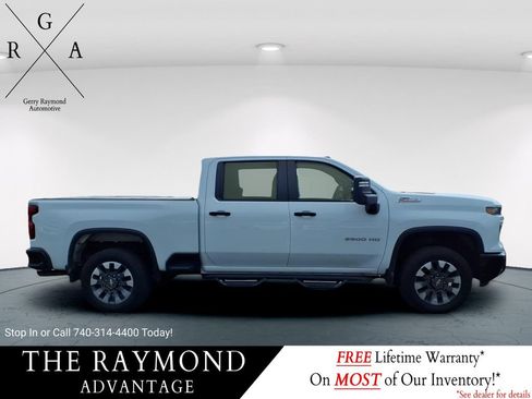 Used 2024 Chevrolet Silverado 2500 Custom w/ Custom Value Package AWD/4WD image 2