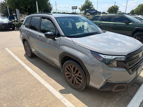 Used 2025 Subaru Forester Sport AWD/4WD image 2