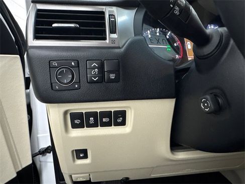 Used 2023 Lexus GX 460 Premium image 13