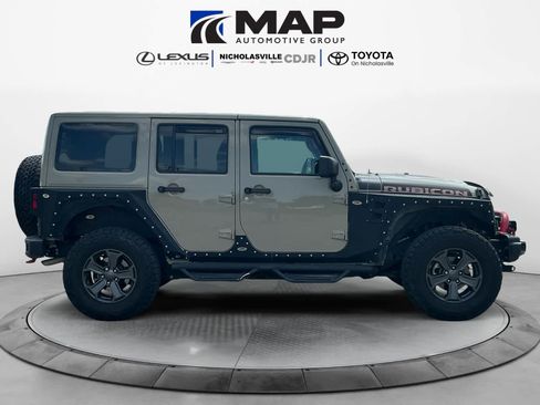 Used 2017 Jeep Wrangler Unlimited Rubicon AWD/4WD image 6