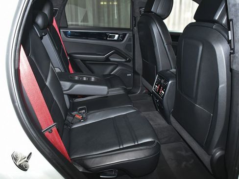 Used 2021 Porsche Cayenne GTS w/ Premium Package Plus AWD/4WD image 52