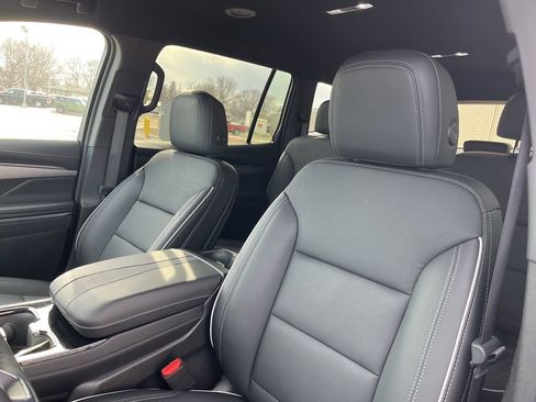 Used 2025 Buick Enclave Preferred image 12