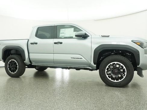 New 2025 Toyota Tacoma TRD Off-Road image 28