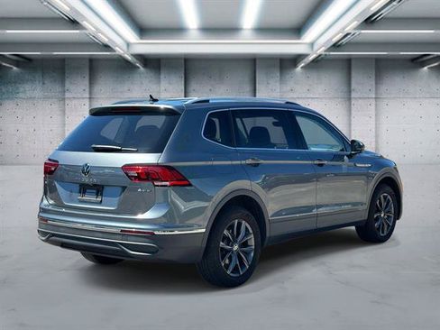 Used 2023 Volkswagen Tiguan SE AWD/4WD image 27