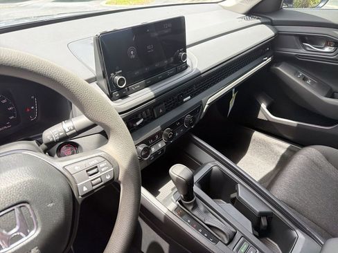 Used 2025 Honda Accord SE image 24