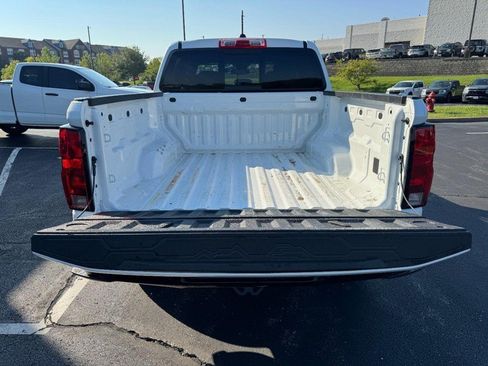 Used 2026 Chevrolet Colorado W/T w/ WT Custom Package RWD image 6