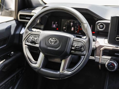 Used 2025 Toyota 4Runner SR5 AWD/4WD image 20