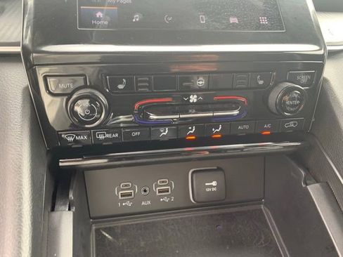 Used 2023 Jeep Grand Cherokee Altitude image 18