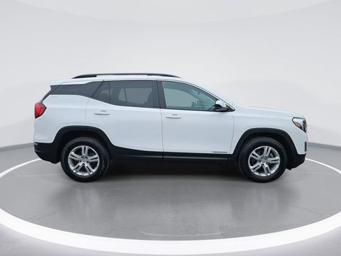 Certified 2021 GMC Terrain SLE w/ Driver Convenience Package image 2