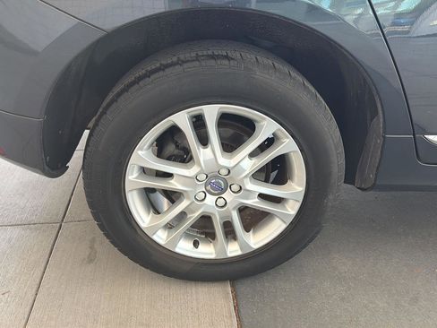 Used 2016 Volvo XC60 T5 Premier w/ Proximity Package image 12
