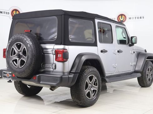 Used 2018 Jeep Wrangler Unlimited Sport S image 3