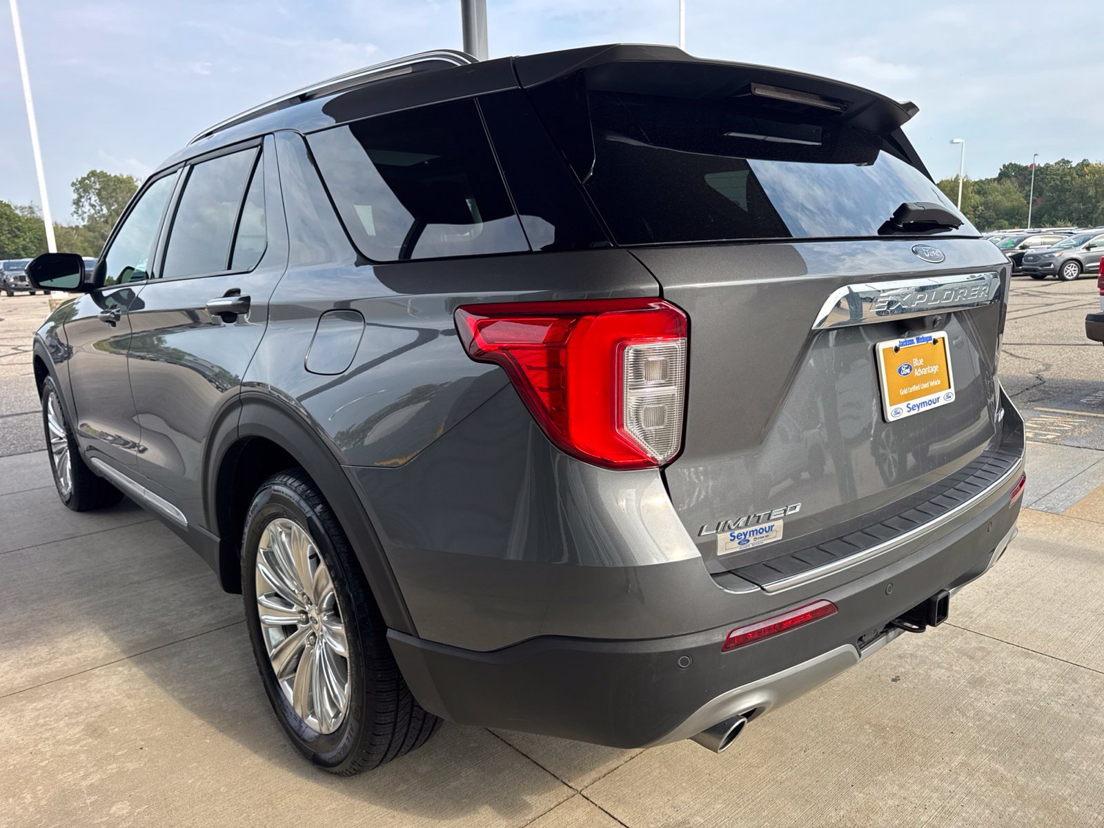 Certified 2024 Ford Explorer Limited w/ Limited Technology Package AWD/4WD image 5