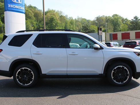 New 2026 Honda Pilot image 7