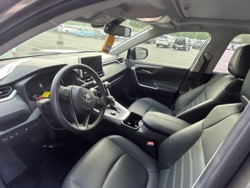 Used 2023 Toyota RAV4 XLE Premium AWD/4WD image 7