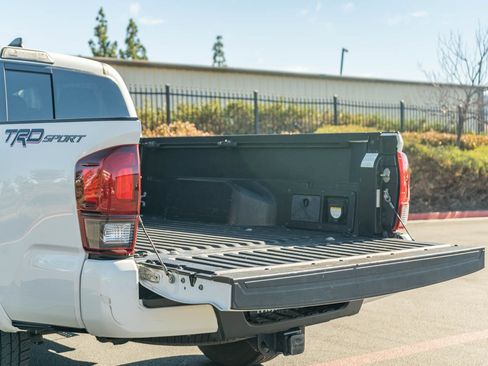 Certified 2018 Toyota Tacoma TRD Sport RWD image 23