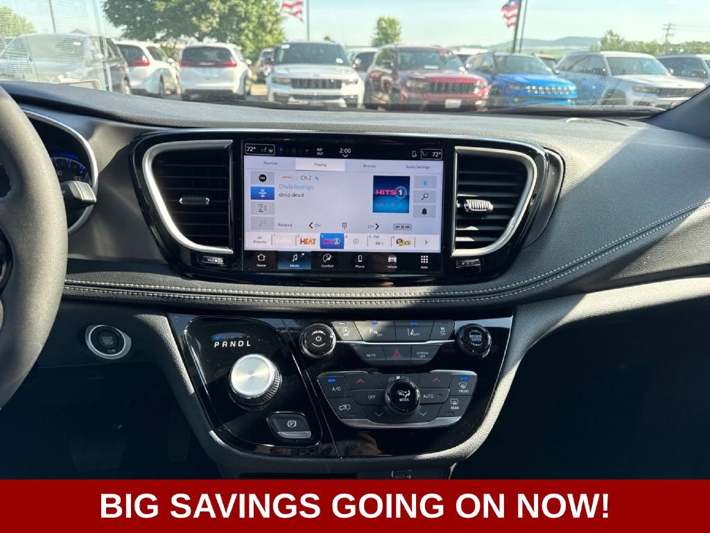 New 2026 Chrysler Pacifica Select w/ S Appearance Package AWD/4WD image 28