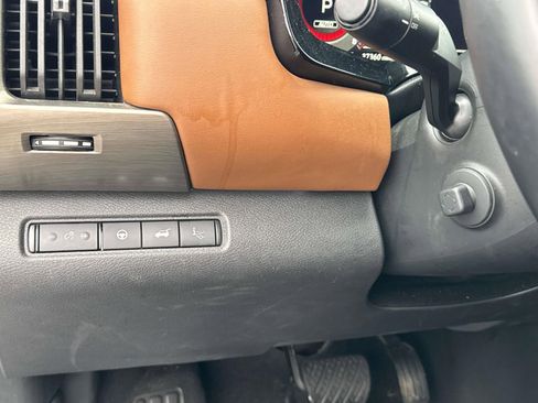 Used 2023 Nissan Pathfinder Platinum image 21