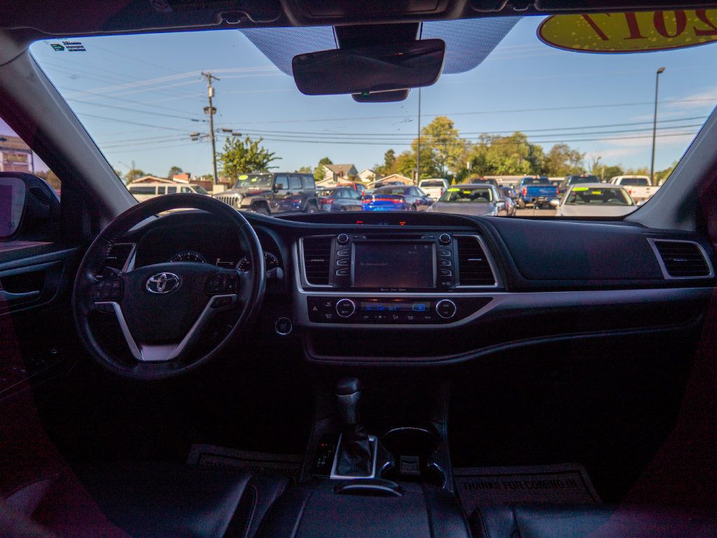 Used 2017 Toyota Highlander XLE w/ Protection Package #3 AWD/4WD image 14