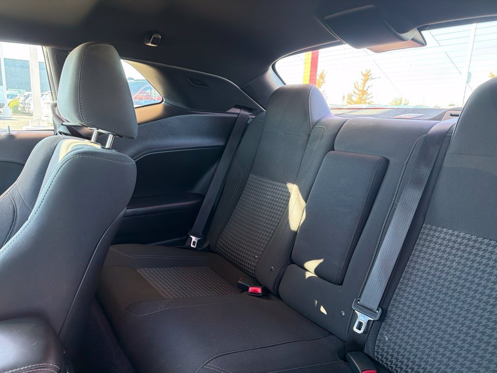 Used 2016 Dodge Challenger SXT RWD image 17