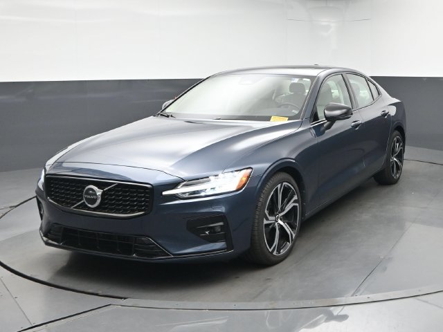 Used 2024 Volvo S60 B5 Core w/ Climate Package FWD image 3