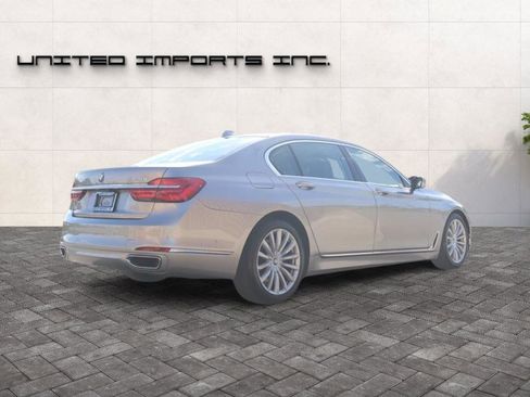 Used 2016 BMW 740i RWD image 7