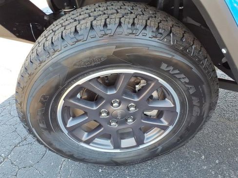 Used 2024 Jeep Gladiator Willys image 31