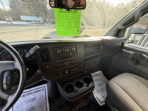 Used 2020 Chevrolet Express 3500 w/ Power Convenience Package RWD image 11