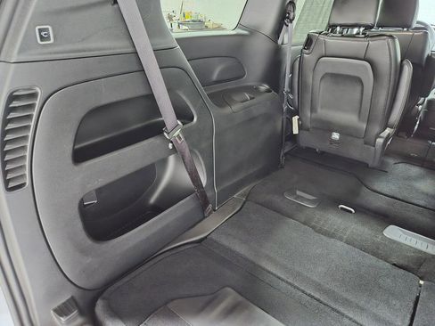 Used 2024 Chrysler Pacifica Touring-L w/ S Appearance Package AWD/4WD image 52