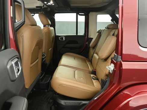 Used 2021 Jeep Wrangler Unlimited Sahara w/ Cold Weather Group AWD/4WD image 22