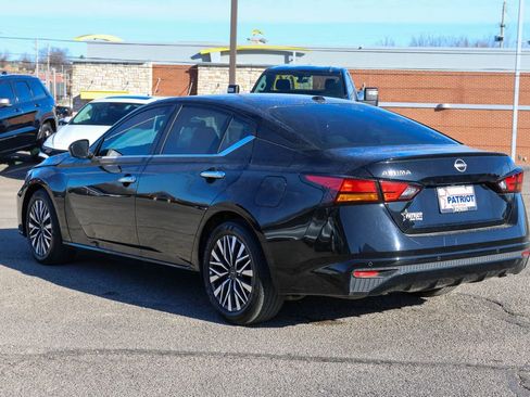 Used 2025 Nissan Altima 2.5 SV FWD image 5