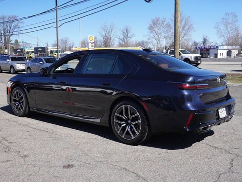 Used 2023 BMW 760i xDrive image 11