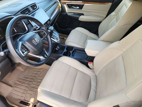 Used 2017 Honda CR-V Touring image 2