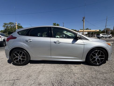 Used 2015 Ford Focus SE w/ SE Sport Package FWD image 8