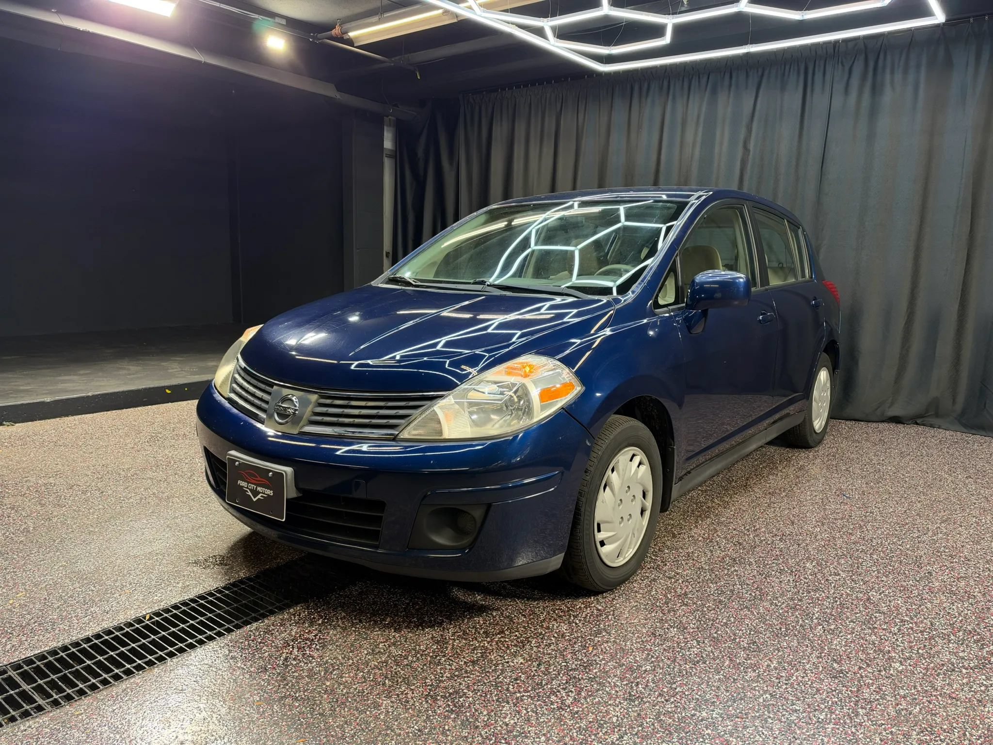 Used 2008 Nissan Versa 1.8 S w/ PWR Pkg FWD image 3