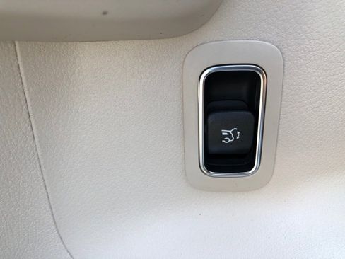 New 2026 Mercedes-Benz GLB 250 4MATIC image 13