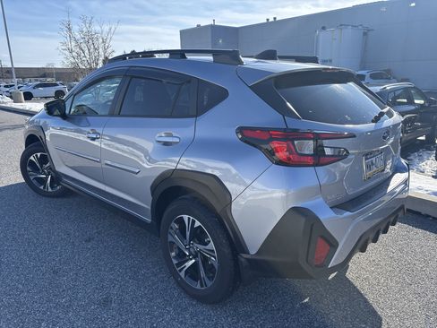 Used 2025 Subaru Crosstrek 2.0i Premium image 3