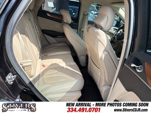 Used 2019 Lincoln MKC Select w/ Select Plus Package FWD image 12