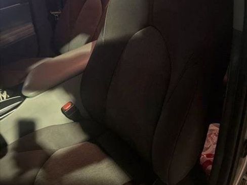 Used 2019 Toyota Camry LE image 5