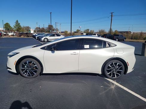 New 2026 Toyota Prius Plug-In Hybrid image 8