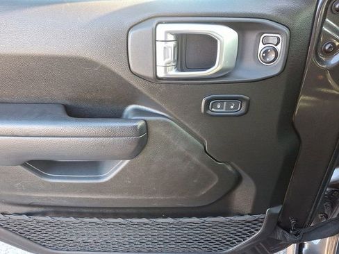 Used 2024 Jeep Wrangler Unlimited Rubicon image 12