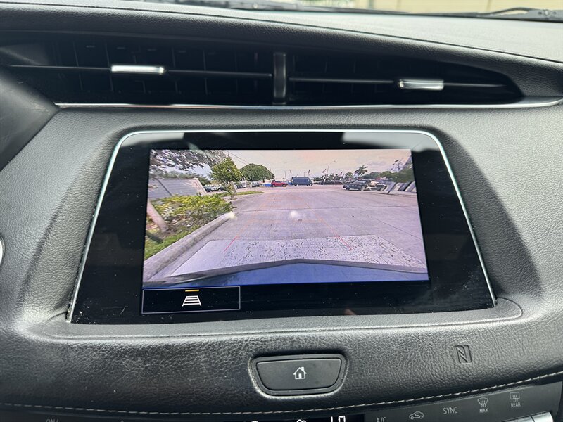 Used 2021 Cadillac XT4 Premium Luxury FWD image 11