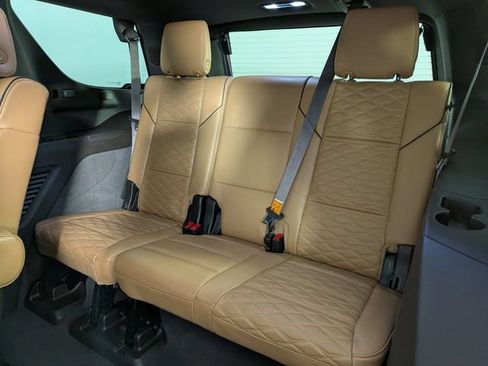 Certified 2024 Cadillac Escalade Premium Luxury w/ LPO, Floor Liner Package AWD/4WD image 33