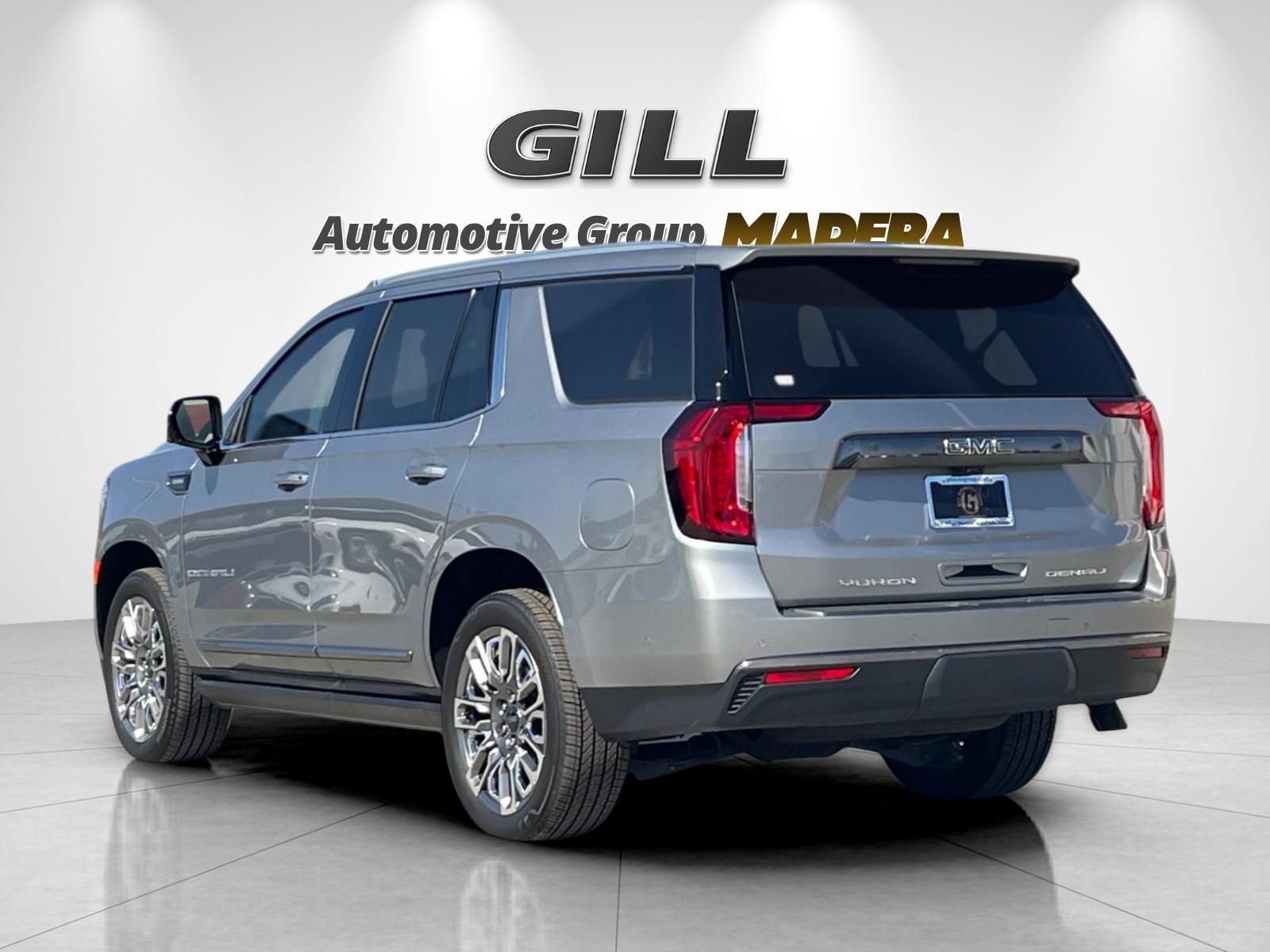 Used 2023 GMC Yukon Denali Ultimate w/ LPO, Floor Liner Package AWD/4WD image 5