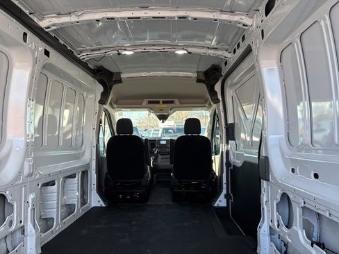 Used 2025 Ford Transit 250 148 Medium Roof Extended AWD image 32