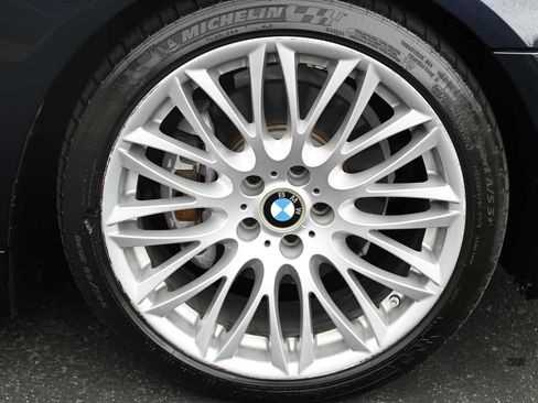 Used 2007 BMW 750i RWD image 9