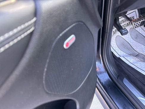 Used 2018 Dodge Durango SRT w/ Technology Group AWD/4WD image 18