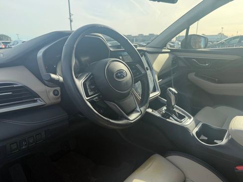 Used 2020 Subaru Outback Limited image 2