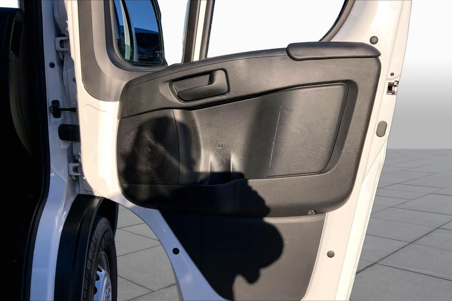 Used 2025 RAM ProMaster 2500 w/ U-Haul Equipment Group FWD image 23